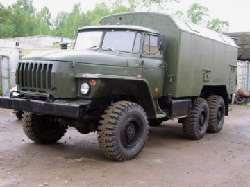 Янукович продавав військову техніку на брухт