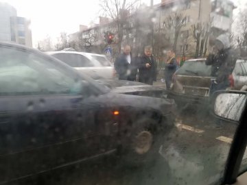 Аварія у Луцьку: зіткнулись Audi і Renault. ФОТО