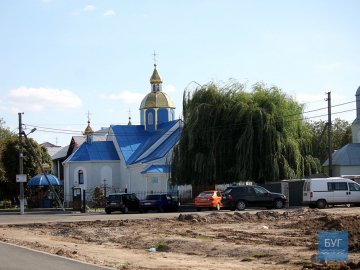 Мешканці Нововолинська відстоюють свою вулицю, яка руйнується через будівництво парковки