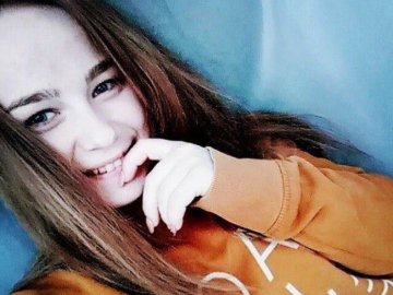 Волинян просять допомогти 17-річній дівчині, яка постраждала в аварії
