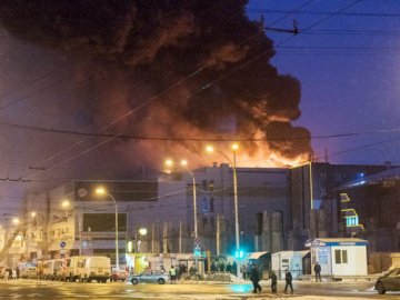 Пожежа в Кемерово: жителі прийшли на мітинг, бо не вірять владі про кількість загиблих. ВІДЕО