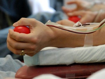 У Луцьку шукають донорів крові для онкохворого хлопчика