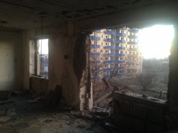 Волинський волонтер показав, як відновлюють місто на Донбасі. ФОТО