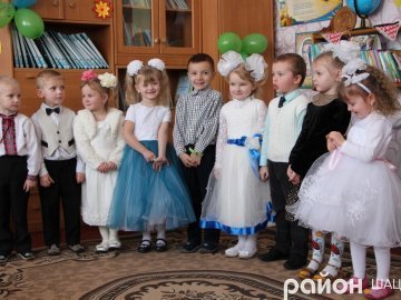 Дитячі усмішки, співи та подарунки: як дитсадок Світязя відзначив 40-річчя