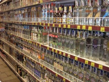 На Волині анулювали 31 ліцензію на торгівлю алкоголем