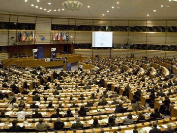 У Європарламенті прийняли резолюцію про літній час