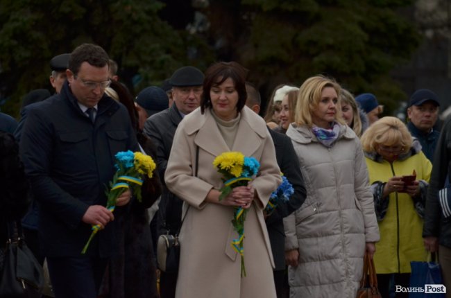 День Гідності і Свободи: у Луцьку вшановують Героїв. ФОТО