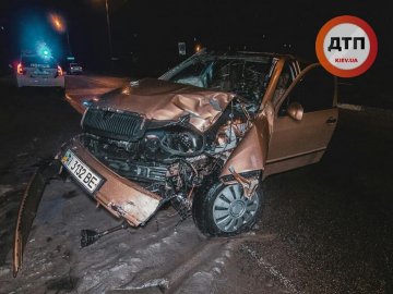 У Києві п’яний водій врізався у стовп і прикинувся свідком. ФОТО