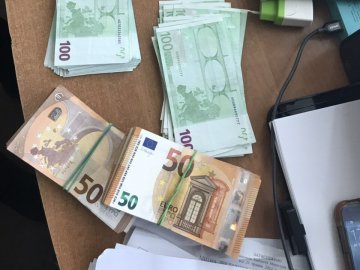 На «Ягодині» у водіїв автобуса вилучили 30 тисяч євро
