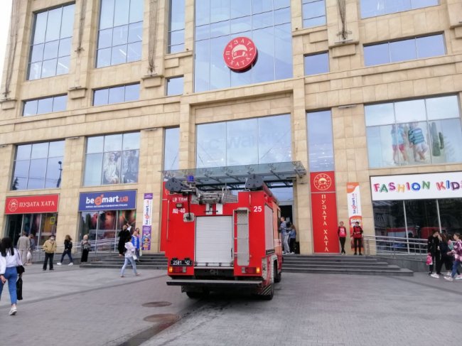 Повідомили про пожежу в луцькому ЦУМі. ФОТО