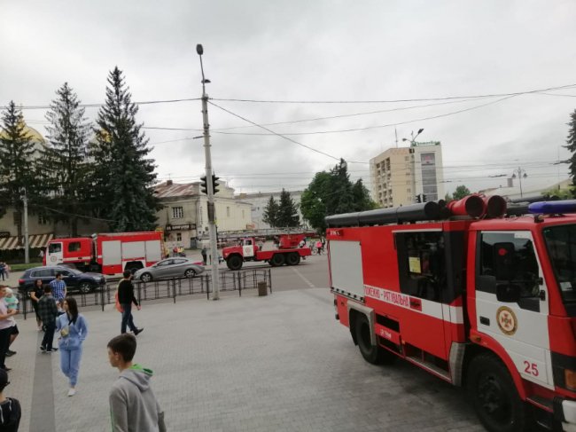 Повідомили про пожежу в луцькому ЦУМі. ФОТО
