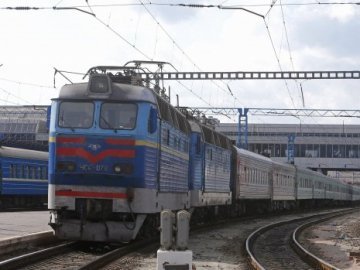 «Укрзалізниця» заморозила продаж квитків на всі поїзди з 27 травня
