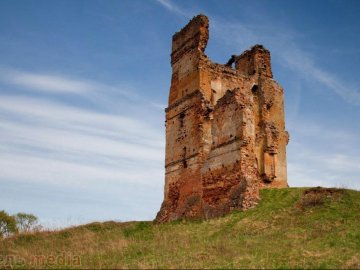 У Білорусі «відновили» зруйнований замок «Білий Ковель». ВІДЕО