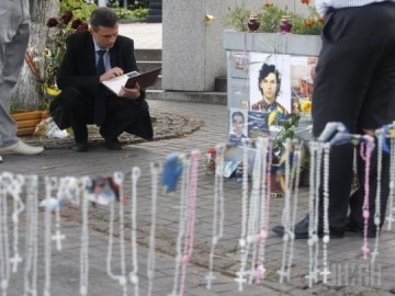 На Майдані з манекенами розслідують розстріл Небесної сотні. ФОТО