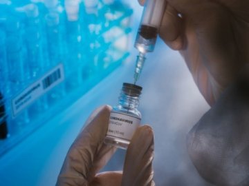 В Індії почали тестувати на людях вакцину від COVID-19