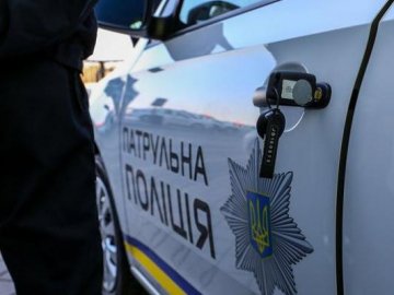 У Нововолинську п'яний водій хотів «відмазатися» від патрульних за 2000 гривень хабара