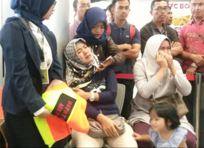 В Індонезії розбився пасажирський літак із 189 людьми на борту. ФОТО