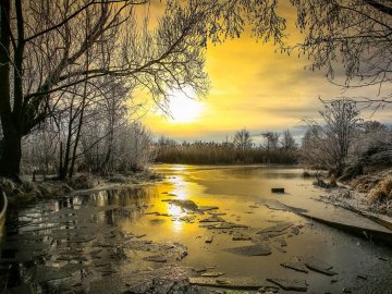 Неймовірна краса зимової річки на Волині. ФОТО