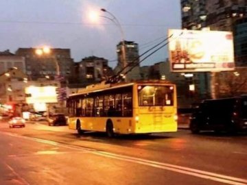 У Києві на ходу горів тролейбус