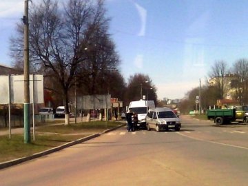 У Володимирі на пішохідному переході зіштовхнулися два автомобілі
