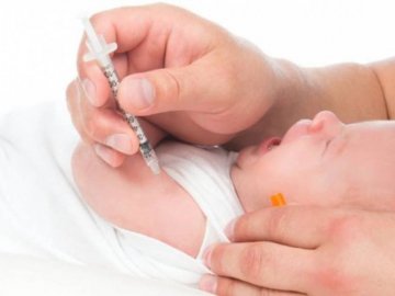 Перші щеплення: волинські породіллі розказали, чи вакцинуватимуть своїх немовлят. ВІДЕО