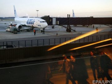 У Москві стюардеса випала з літака