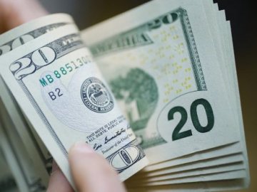 Скільки коштує валюта у Луцьку станом на 19 лютого