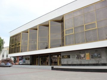 Пограбування драмтеатру в Луцьку: злодії відкрили сейф з грошима
