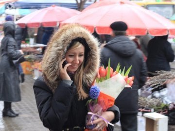 Квітковий базар в центрі Луцька не переноситимуть