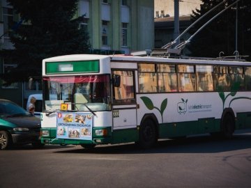 У Луцьку провели економічну екскурсію на тролейбусі