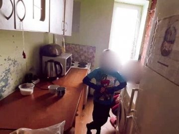 Мати не годувала: на Прикарпатті 11-річний хлопчик через голод звернувся до поліції. ФОТО