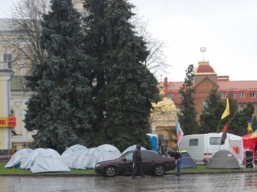 До учасників з партійною символікою – байдуже, – активістка Євромайдану у Луцьку