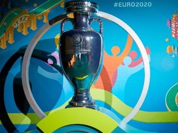 Євро-2020 можуть перенести на грудень