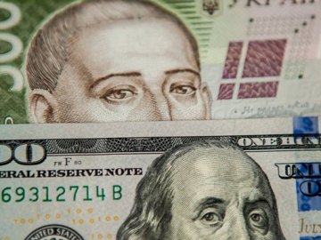 Курс валют у Луцьку на 29 грудня: долар та євро продовжують рости у ціні