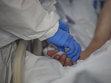 Повідомили кількість хворих на коронавірус в Україні, виявлених за останню добу