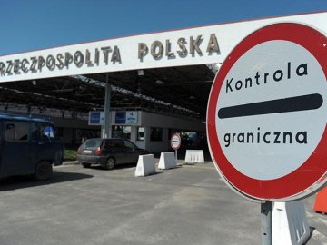 Українці, які повертаються з Польщі, мають пройти обов'язкову 14-денну самоізоляцію