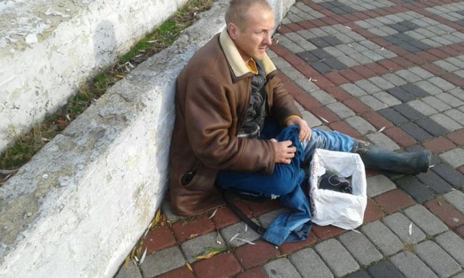 У центрі Луцька зловили шахрая, який просив милостиню