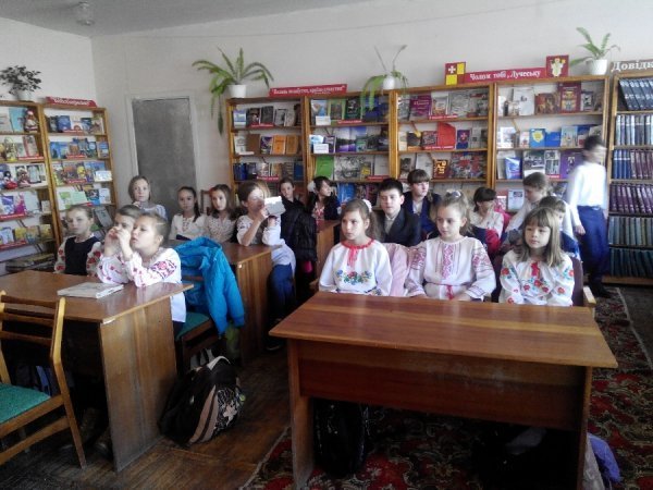 У луцькій бібліотеці відбувся вечір гумору. ФОТО У луцькій бібліотеці відбувся вечір гумору. ФОТО