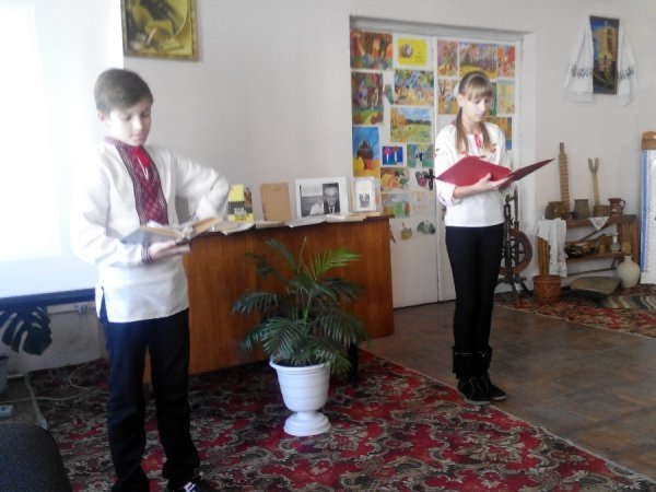 У луцькій бібліотеці відбувся вечір гумору. ФОТО У луцькій бібліотеці відбувся вечір гумору. ФОТО