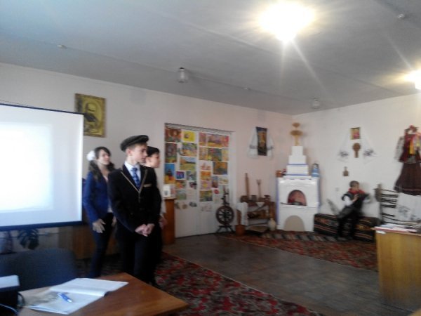 У луцькій бібліотеці відбувся вечір гумору. ФОТО У луцькій бібліотеці відбувся вечір гумору. ФОТО