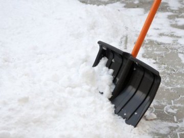 У Володимирі нікому прибирати сніг