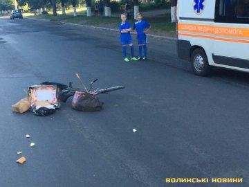 У Луцьку збили велосипедиста. Водій втік з місця аварії