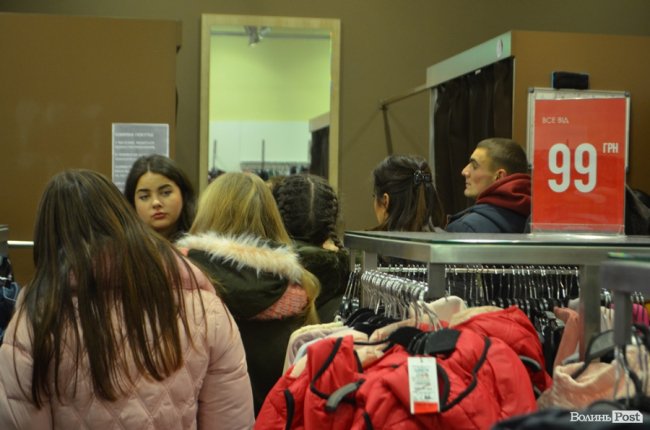 «Чорна п’ятниця» в ТРЦ «ПортCity». ФОТОРЕПОРТАЖ