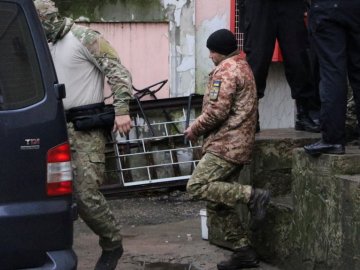 Полонених українських моряків вивозять із СІЗО Сімферополя