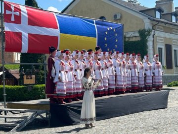 Волинський хор у день Європи виконав у Луцьку 3 гімни. ВІДЕО