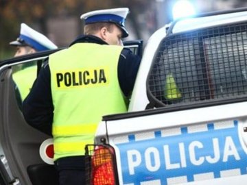 На українця в Польщі завели кримінал через тризуб на авто
