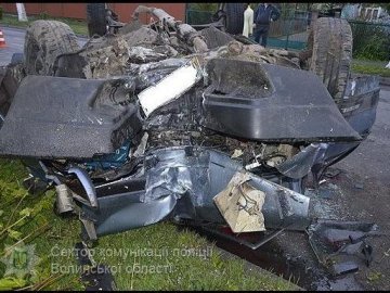Поліція опублікувала фото з місця жахливої аварії в Луцьку
