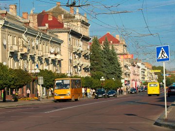 Автостоянка, сквери і тротуари з бруківкою: як змінять проспект Волі у Луцьку