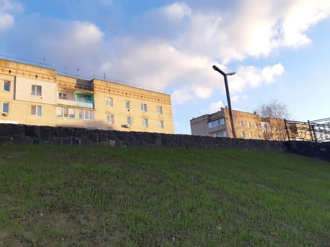 Показали, як у  Рожищі облагородили сквер. ФОТО