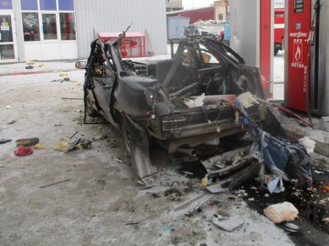Під Сумами на заправці вибухнуло авто: постраждало 2 людей
